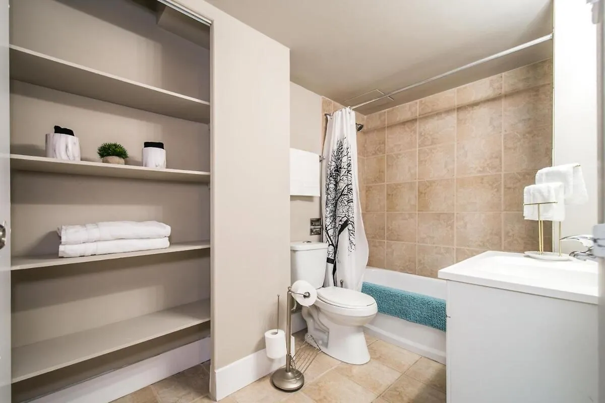 Apartment Roger'S Place King Bed Studio Downtown Edmonton Canada