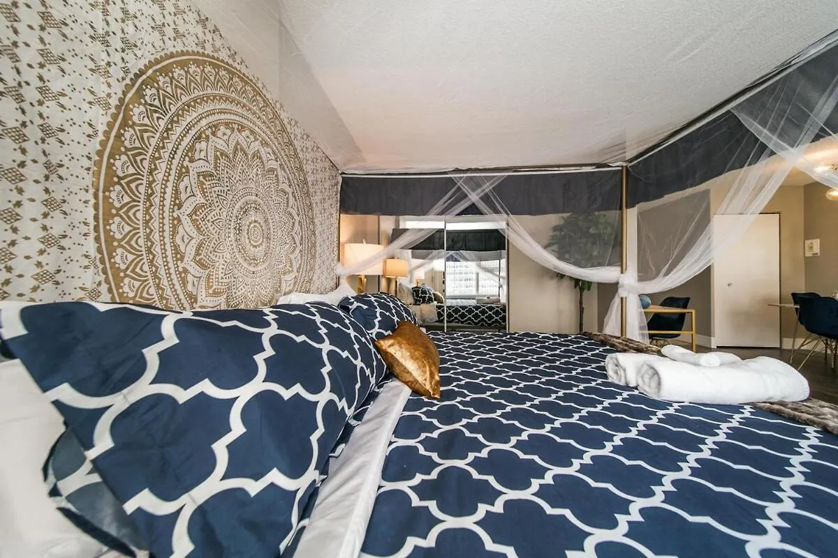 Roger'S Place King Bed Studio Downtown Edmonton Apartment